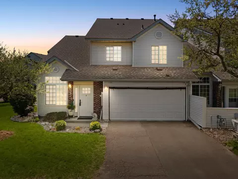 3595 Genevieve Ave N, Oakdale, MN 55128