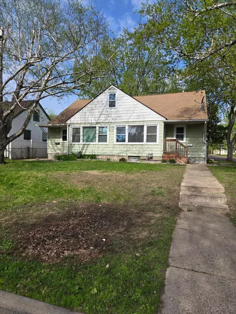 2671 Meridian Dr, Robbinsdale, MN 55422