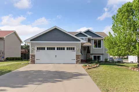 1399 Falcon Pl, New Richmond, WI 54017