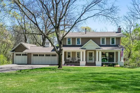 12713 Twelve Oaks Dr, Minnetonka, MN 55305