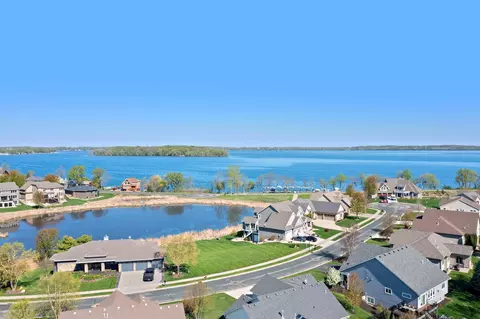 834 Beach Rd, Waconia, MN 55387