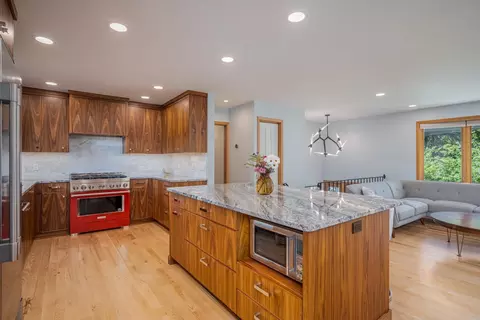 2976 Patton Rd, Roseville, MN 55113