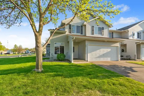 1844 Parkway Ave, Shakopee, MN 55379