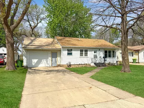 767 N 3rd St, Tracy, MN 56175