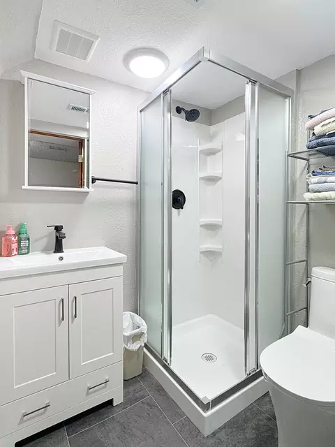 Bath - 767 N 3rd St, Tracy, MN 56175 photo 3 of 3