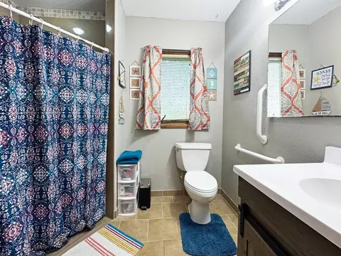 Bath - 767 N 3rd St, Tracy, MN 56175 photo 1 of 3