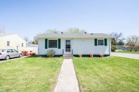 101 4th St NW, Dilworth, MN 56529