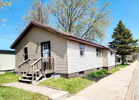 502 NW 7th Ave, Grand Rapids, MN 55744