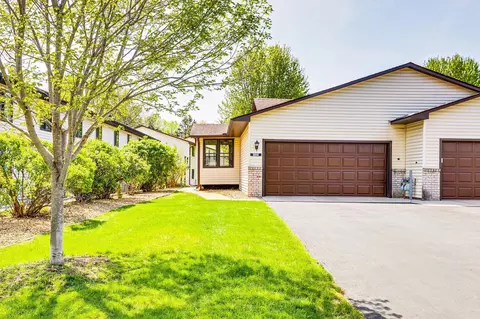8618 134th St W, Apple Valley, MN 55124