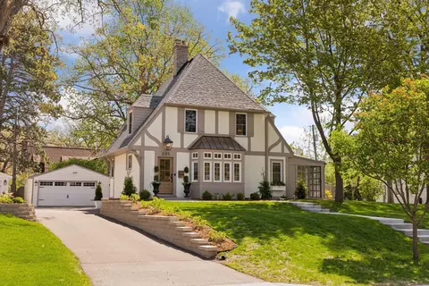 225 Holly Rd, Hopkins, MN 55343