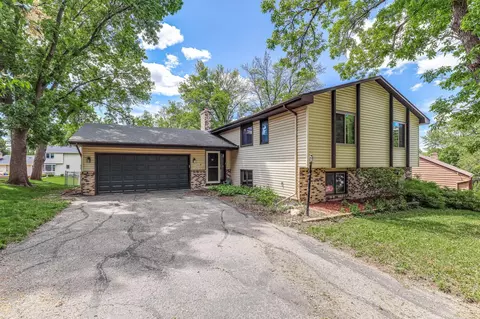 5917 W 99th St, Bloomington, MN 55438
