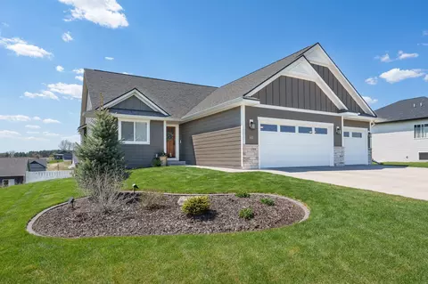 6482 Burr Oak Ln, Eau Claire, WI 54703