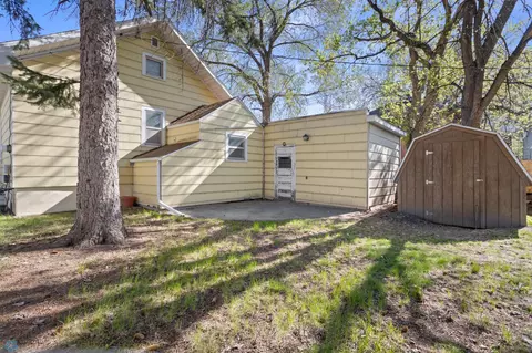 Exterior - 1514 3rd Ave S, Fargo, ND 58103 photo 4 of 5