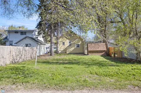 Exterior - 1514 3rd Ave S, Fargo, ND 58103 photo 5 of 5