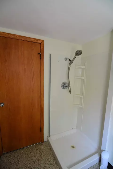 Bath - 1214 7th Ave N, Saint Cloud, MN 56303 photo 5 of 6
