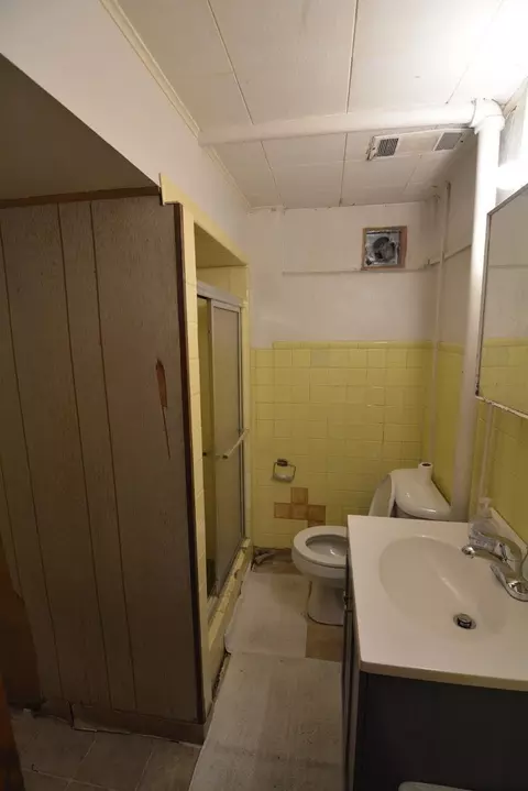Bath - 1214 7th Ave N, Saint Cloud, MN 56303 photo 6 of 6