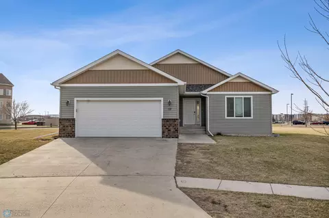 737 30th Ter E, West Fargo, ND 58078