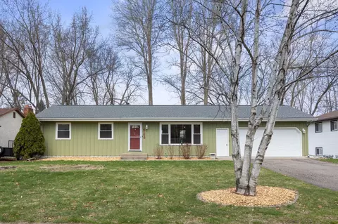 6162 46th St N, Oakdale, MN 55128