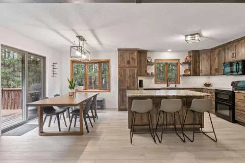 265 Red Pine Trl, Hudson, WI 54016
