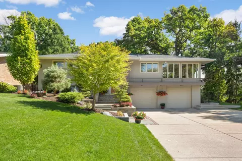 6709 Southcrest Dr, Edina, MN 55435