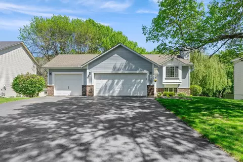 9618 Ranchview Ln N, Maple Grove, MN 55369
