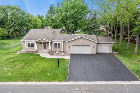 4331 Stirrup St, Eagan, MN 55123