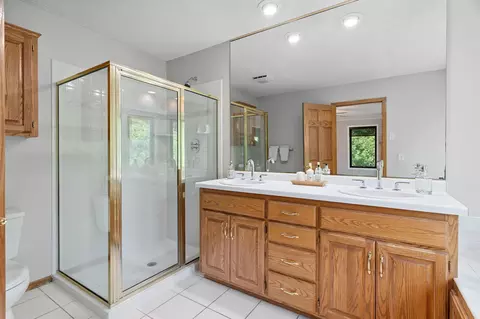 Bath - 4255 Wexford Way, Eagan, MN 55122 photo 3 of 5