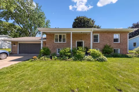 4109 W 102nd St, Bloomington, MN 55437