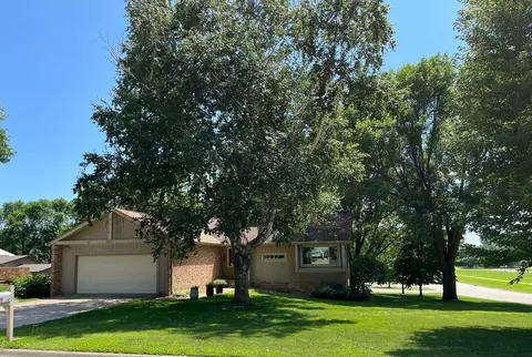 Exterior - 875 20th St, Windom, MN 56101 photo 14 of 15