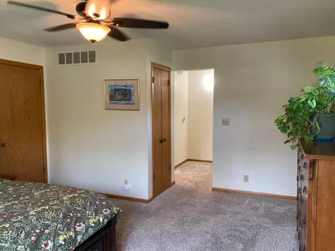Bedroom - 875 20th St, Windom, MN 56101 photo 3 of 8