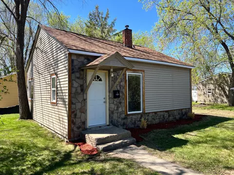 Exterior - 1323 M St NE, Brainerd, MN 56401 photo 2 of 4