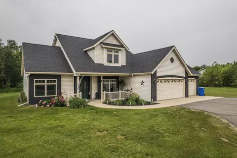 910 Willow Springs Rd, Detroit Lakes, MN 56501