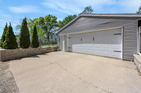 1012 9th Ave SE, Saint Cloud, MN 56304 photo 2