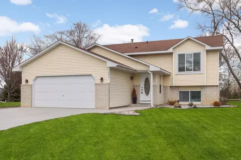 1631 Primrose Ln, Shakopee, MN 55379