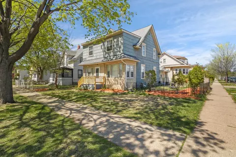 1541 Charles Ave, Saint Paul, MN 55104