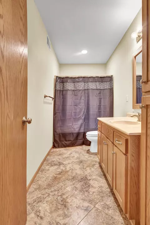 Bath - 809 3rd Ave SE, Cold Spring, MN 56320 photo 5 of 6