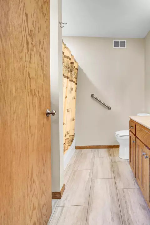 Bath - 809 3rd Ave SE, Cold Spring, MN 56320 photo 1 of 6