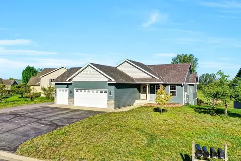 809 3rd Ave SE, Cold Spring, MN 56320