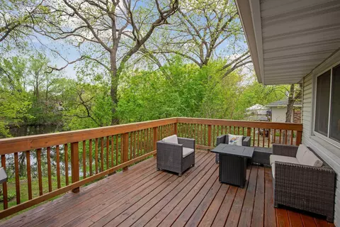 2313 E 122nd St, Burnsville, MN 55337