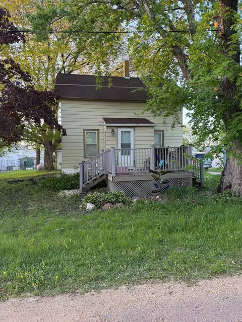 112 3rd St, Pemberton, MN 56078