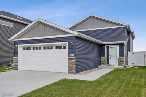 3613 32nd St S, Moorhead, MN 56560