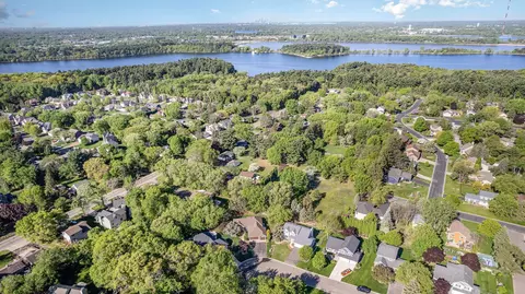 3743 Thomas Ct, Vadnais Heights, MN 55127