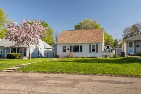 2696 18th Ave E, North Saint Paul, MN 55109