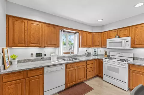 3965 Beryl Rd, Eagan, MN 55122 photo 12