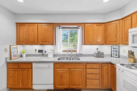 3965 Beryl Rd, Eagan, MN 55122 photo 10
