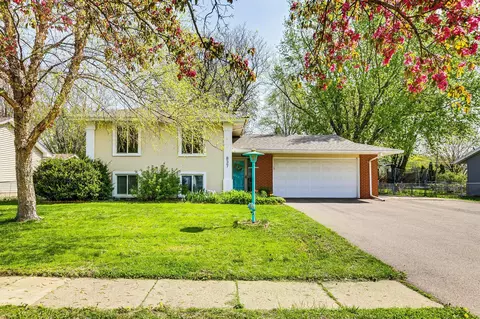 837 Cortland Dr, Apple Valley, MN 55124