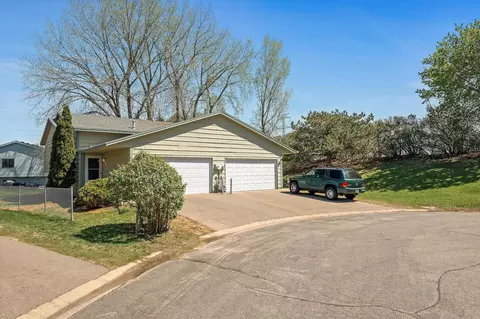 4422 Cinnamon Ridge Trl, Eagan, MN 55122