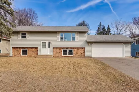 8291 Sunnyside Rd, Mounds View, MN 55112