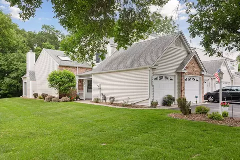 5662 Donegal Dr, Shoreview, MN 55126
