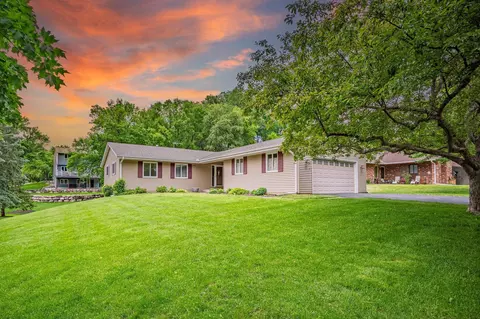 14140 Vale Ct, Eden Prairie, MN 55346